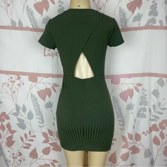 Forever21 Pine Green dress Size Large Open Back - Picture 3 of 5